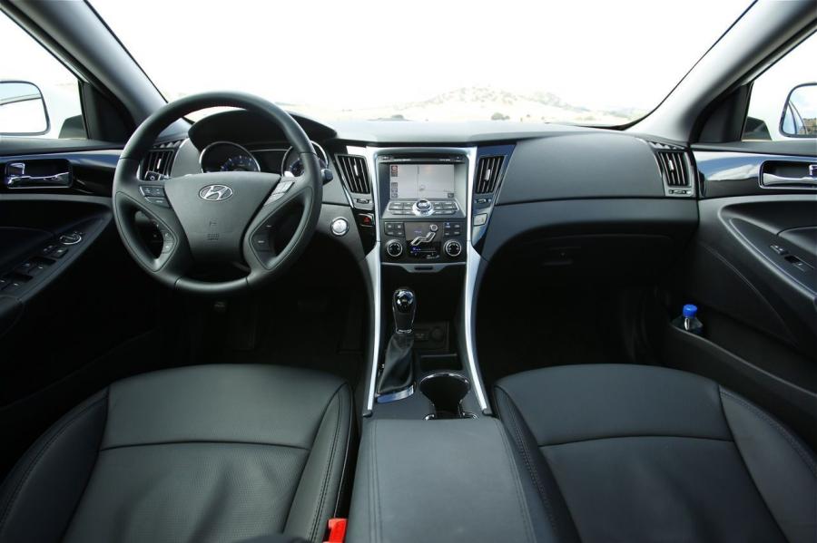  Hyundai Sonata 2.0T 2010 года  (фото 33 из 67)